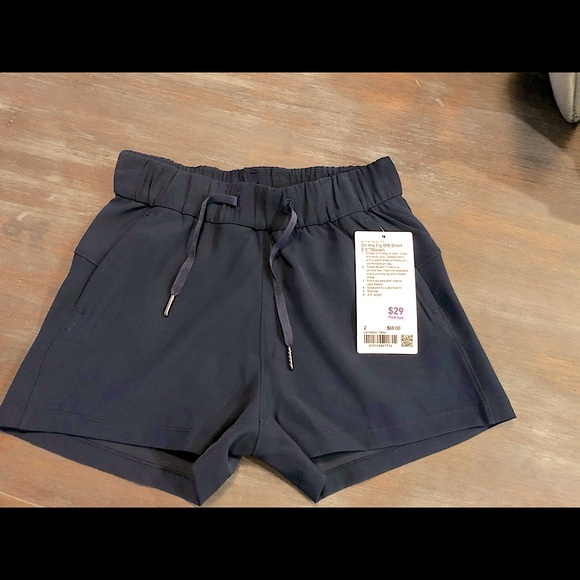 lululemon athletica Pants - Lululemon On The Fly Short SZ 2